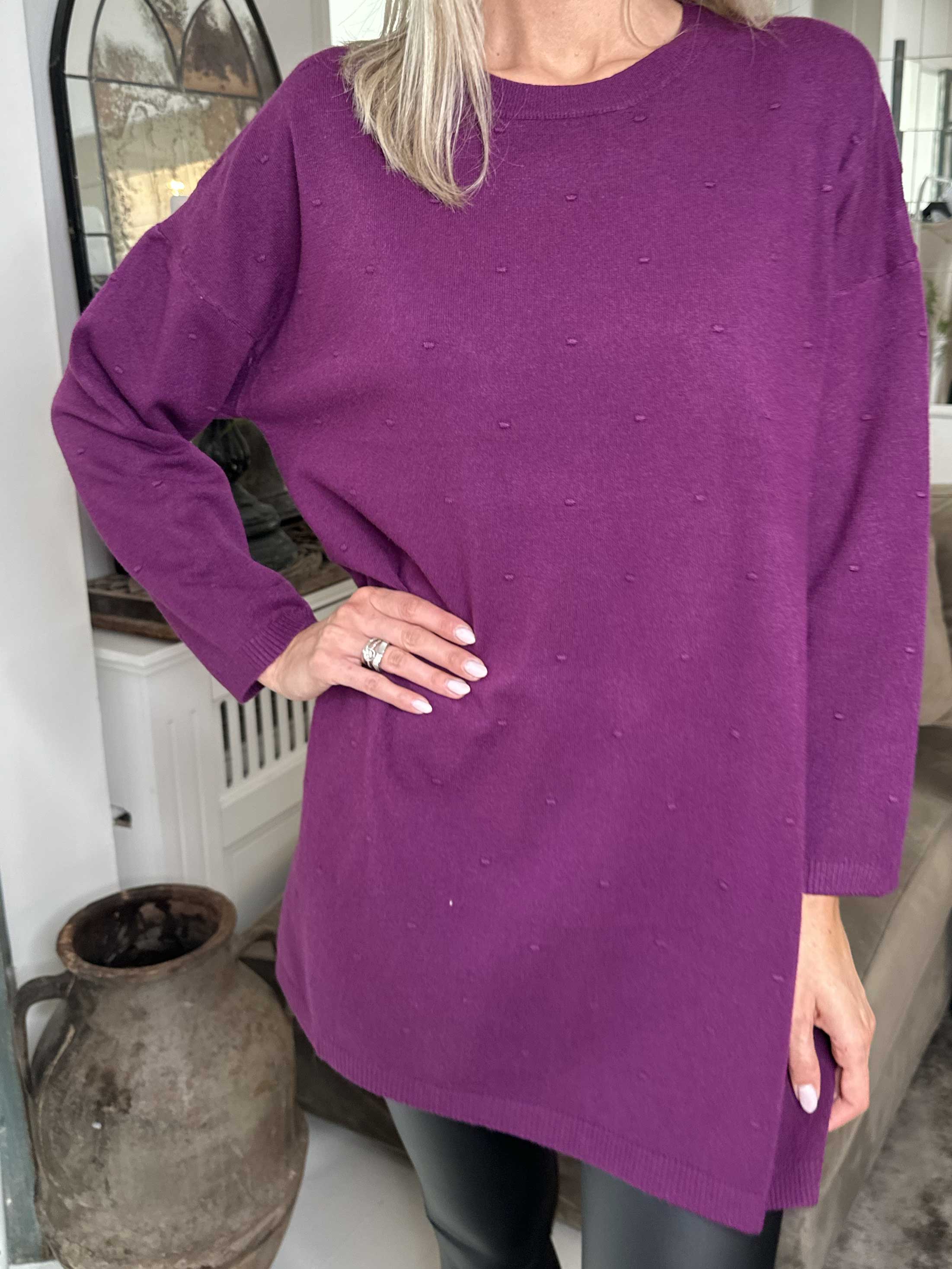 Zina - Strikbluse med prikket detaljer i stoffet